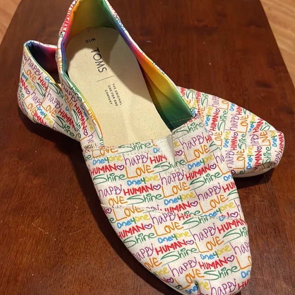 Toms Womens Size 10 HappyDay Alpartaga Unity Pride Shoe - Rainbow colors - Picture 6 of 8